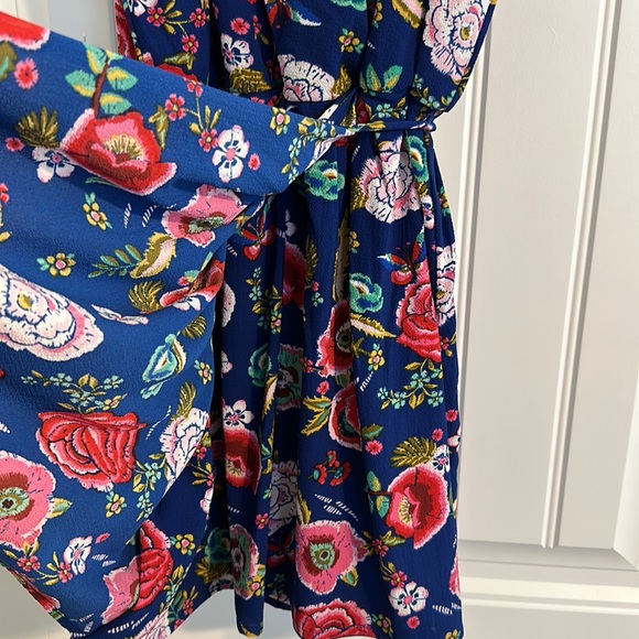 Blue Rain Floral Romper - Picture 7 of 13